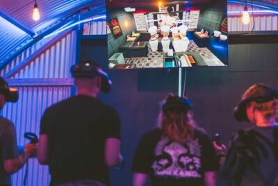Free Roam VR in Amsterdam – Immerse Yourself in a Virtual World! - Your Hour of Gameplay: From Getting Set Up to Playing as a Team