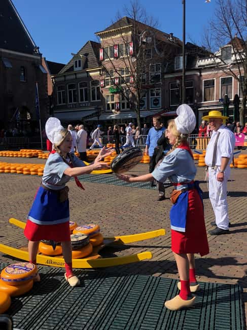 From Amsterdam; Alkmaar Cheese market & Zaanse Schans - Alkmaar Cheese Market at Waagplein: More Than Souvenirs