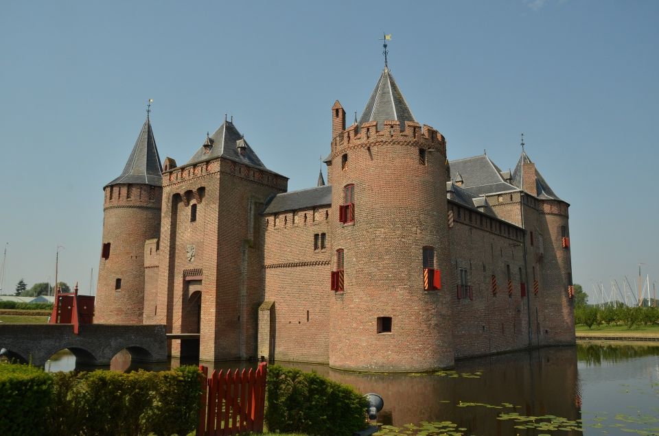 From Amsterdam: Amsterdam Castle Muiderslot Private Tour - Arriving at Muiden Castle: First Impressions and What to Watch For