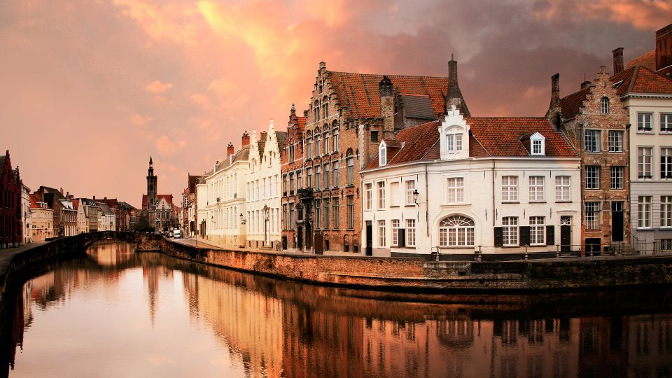 From Amsterdam: Bruges Day Trip in Spanish with Boat Option - Included Chocolate Shop: A Smart Use of Time