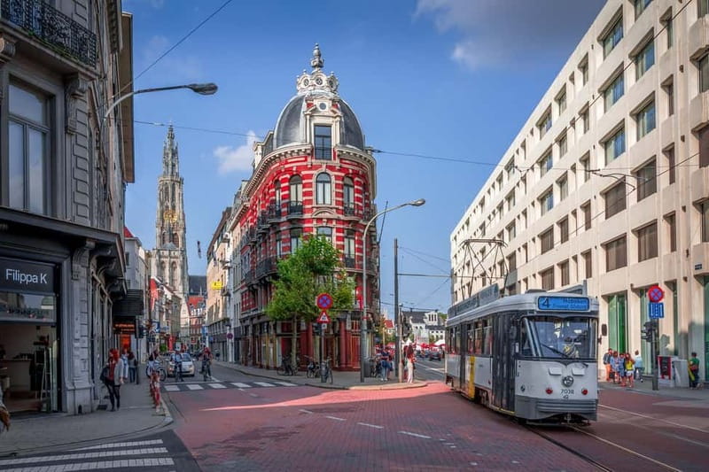 From Amsterdam: Cologne & Antwerp Full-Day Tour - Antwerp’s Grote Markt and Brabo Fountain: the square as your orientation point