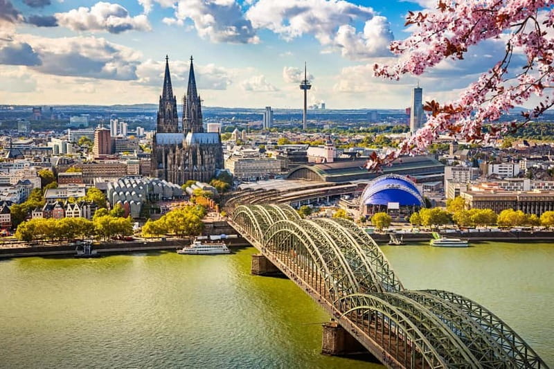 From Amsterdam: Cologne & Antwerp Full-Day Tour - Stroll Cologne Old Town: cobblestones, history, and St. Martin’s Church