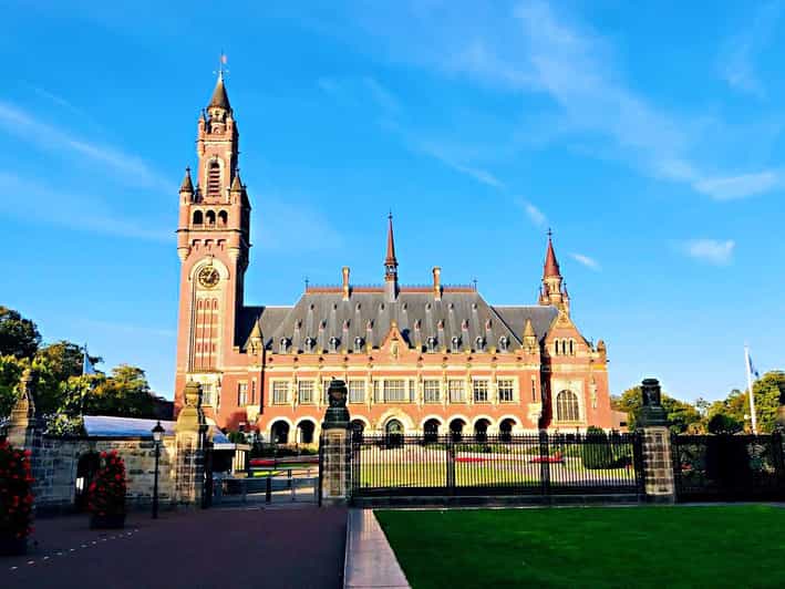 From Amsterdam: Day Tour to Rotterdam, Delft and The Hague - Rotterdam to Delft: switching gears to blue pottery