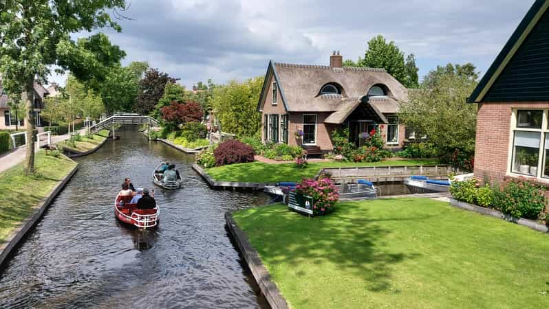 From Amsterdam: Giethoorn Small Group Tour with Boat Ride - Key things that make this tour worth your time