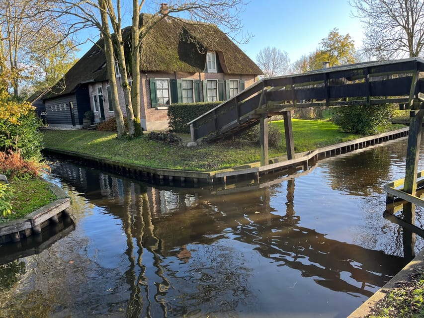 From Amsterdam: Giethoorn Small Group Tour with Boat Ride - Optional finish at Zandvoort aan Zee Beach