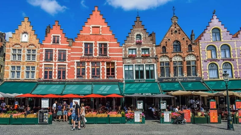 From Amsterdam: Private Sightseeing Tour to Bruges - Your 4 hours in Bruges: cobblestones, canals, bridges, and Begijnhof