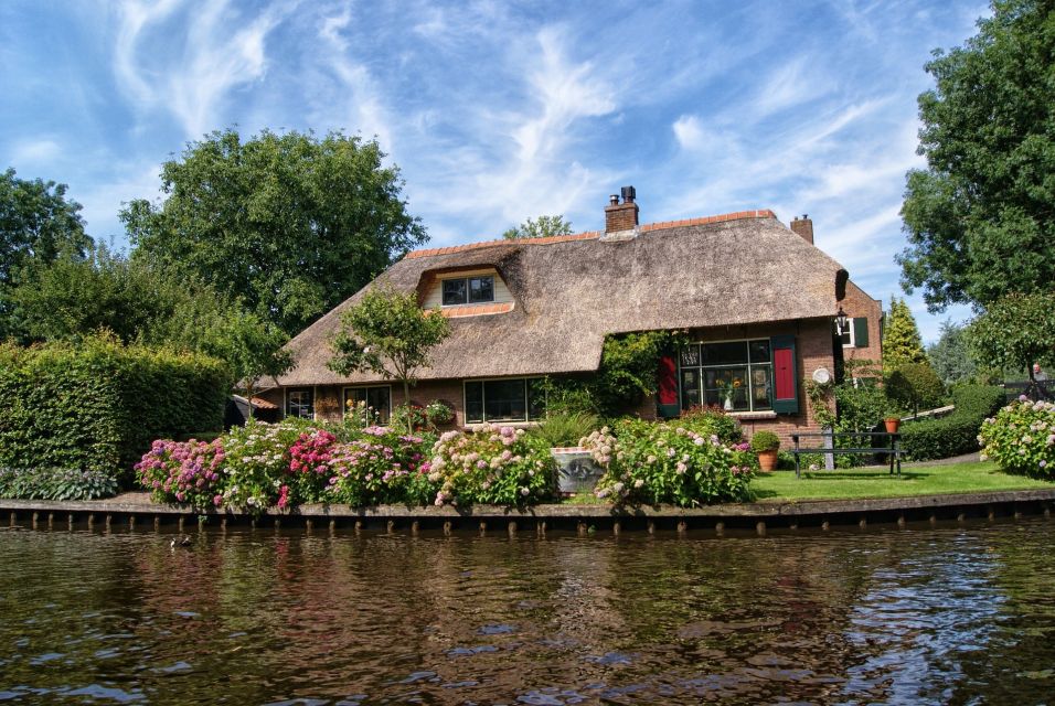 From Amsterdam: Private Sightseeing Tour to Giethoorn - Lunch in Giethoorn: Eating Well Without Losing Your Momentum