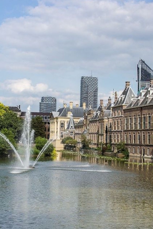 From Amsterdam: The Hague and Delft Sightseeing Tour - The Hague by car: government landmarks you can actually frame for photos