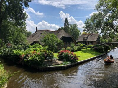 Giethoorm & Exploring the North of The Netherlands Tour - Giethoorn’s car-free center and the punter boat hour