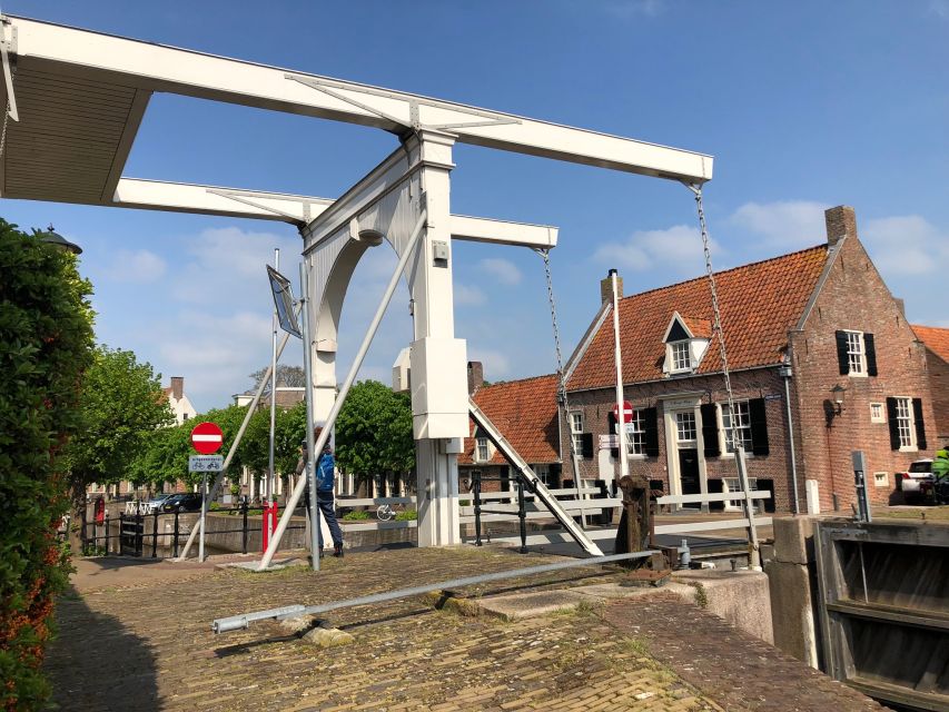 Giethoorm & Exploring the North of The Netherlands Tour - Volendam and Marken: the color stops on the northern route