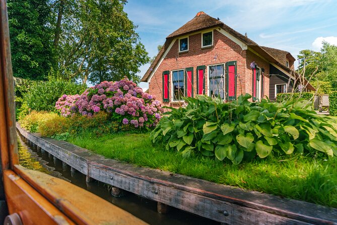 Giethoorn and Afsluitdijk Day Trip from Amsterdam with Boat Trip - Free time in Giethoorn: how to spend it so you don’t feel rushed