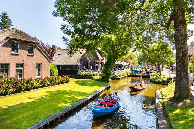 Giethoorn and Afsluitdijk Day Trip from Amsterdam with Boat Trip - When the tour feels perfect (and when it might not)
