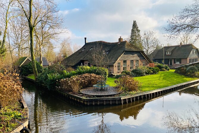 Giethoorn and Zaanse Schans Day Tour Small Group Incl. Boat Ride - Guides: names to look for, and what kind of hosting you’ll get