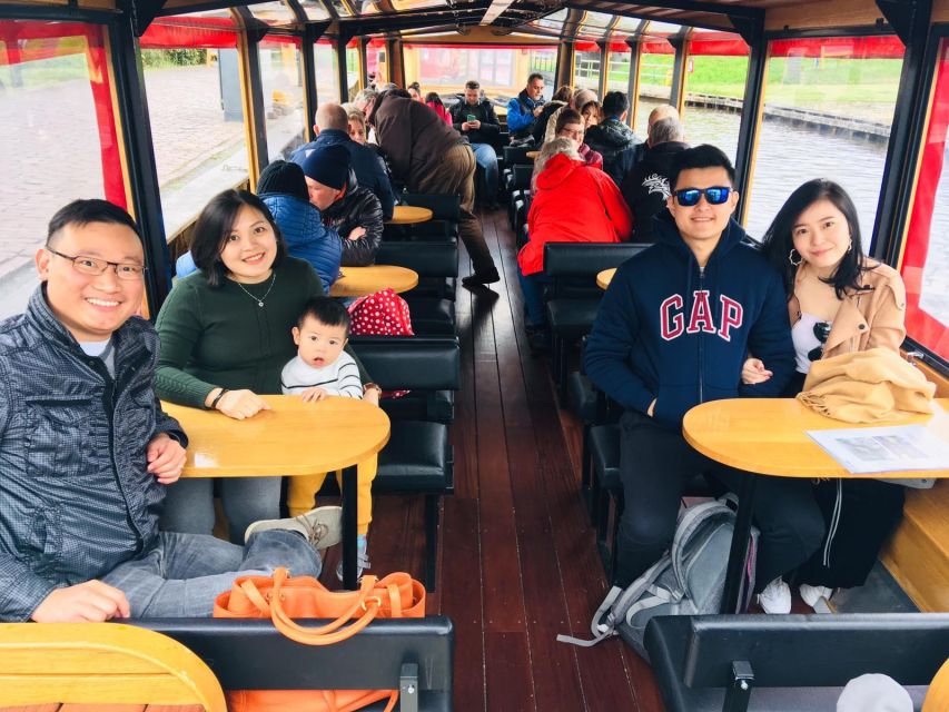 Giethoorn: Private Day Trip with Boat Tour from Amsterdam - Giethoorn: Why the Netherlands turns into Venice-like magic