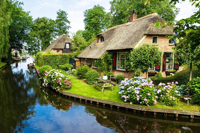 Giethoorn Private Tour & Boat Trip - Key Things You Should Know Before You Go