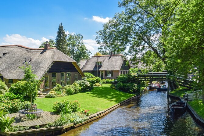 Giethoorn Private Tour with Cruise and Lunch from Amsterdam - Giethoorn Without Cars: What This Day Trip Really Delivers