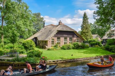 Giethoorn Private Tour with Cruise and Lunch from Amsterdam - The Canal Cruise Through Giethoorn: Your Best Chance to Understand the Place