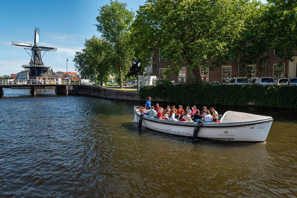 Haarlem: De Adriaan Windmill Tour + Open Canal Cruise - Comfort and weather: how to dress for an open-deck cruise