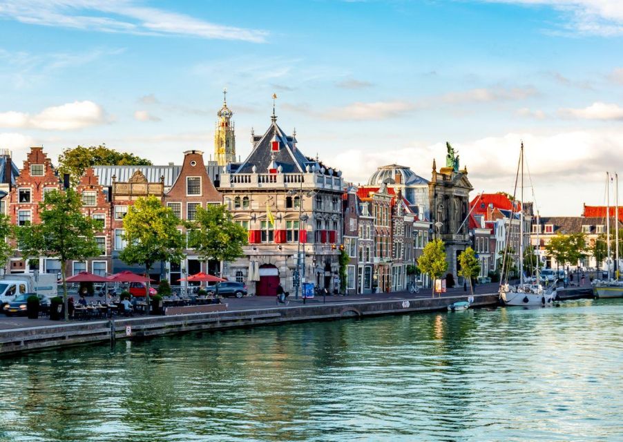 Haarlem: Dutch Windmill & Spaarne River Sightseeing Cruise - Onboard snacks and drinks: what you should know