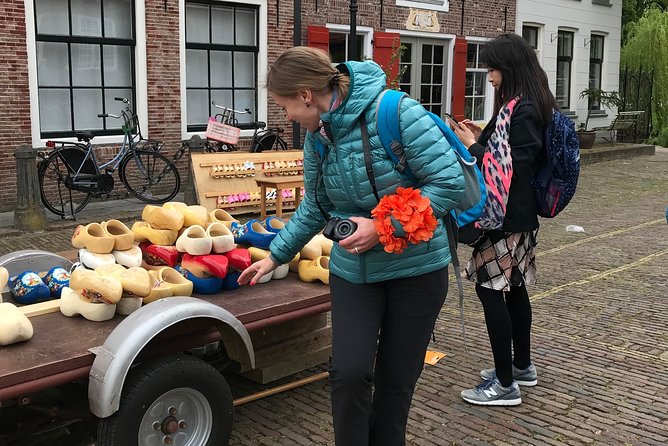 Half-Day Edam and Volendam Private Walking Tour from Amsterdam - Volendam City Center: Promenade Views, Fishing-Town Flavor, and Real Legends
