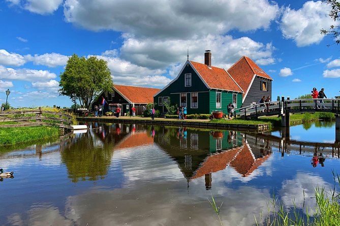 Half-Day Private Guided Sightseeing Tour of Zaanse Schans - From Amsterdam Centraal to Dutch mill-country in about 15–20 minutes