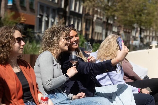 Highlights and Local Insights Canal Cruise Tour in Amsterdam - A small-group Amsterdam canal cruise that doesn’t waste your time