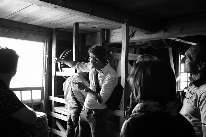 Historical tour of Amsterdam with Italian guide - Starting at Park Plaza Victoria and ending at Museumplein (the timing trick)