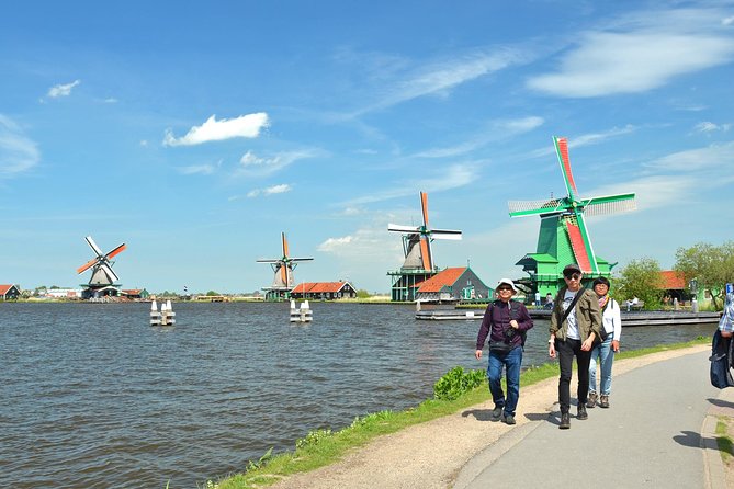 Keukenhof, Flower Fields, Volendam and Zaanse Schans Small-Group Tour - The ride through Lisse: where the flower carpets start