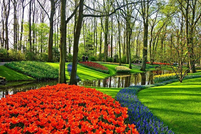 Keukenhof Gardens and Tulips Private Tour from Amsterdam - Best month to go: April is the safest bet