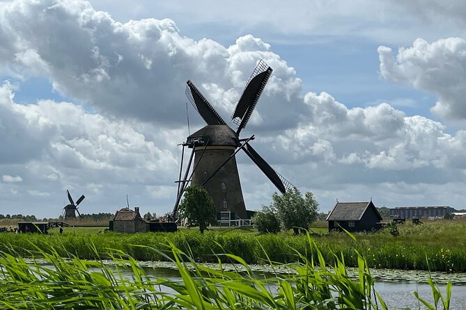 Kinderdijk Windmills, Delft City & Delft Blue Factory Visit - Delft Blue connection: why the ceramics stop adds meaning