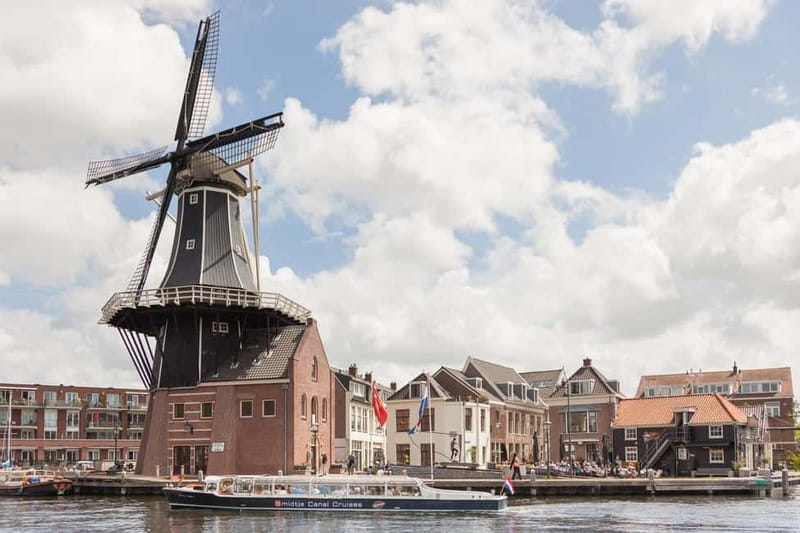 Local Cheese and Wine Cruise through Haarlem - Getting On Board: Heated Start, Host Help, Basic Amenities