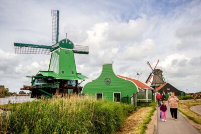 Marken, Volendam and Edam: Private Full-Day Tour - Getting From Amsterdam: Pickup, Local Buses, and a Calm Rhythm