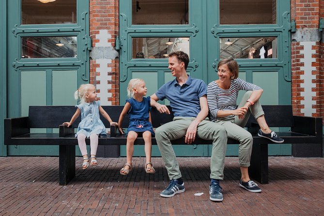 Memories for life - Photo shoots in Amsterdam with a professional photographer - Rain plans: umbrellas, and a session that can shift indoors