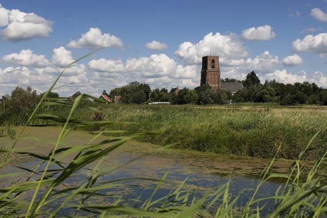 Off the beaten paths Dutch Country Side Private Tour in Jaguar - Volendam: A Familiar Fishing Village, Done in Real Time
