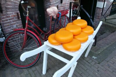 Off the Beaten Paths Dutch Landscape Private Tour 1/2 day Jaguar - Volendam and Marken: Fishing Town Looks in a Short, Manageable Stop