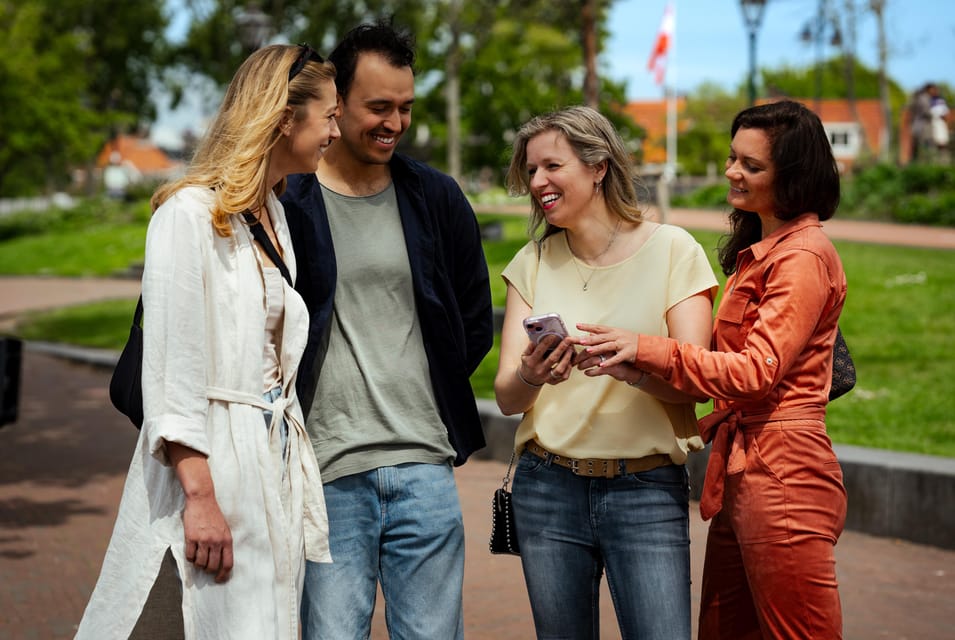Outside Escape Amsterdam with your friend(s) and have fun! - How the game works: login, timing, and using hints
