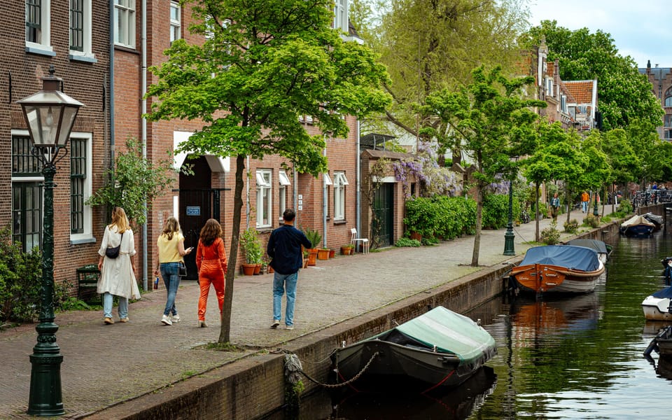 Outside Escape Amsterdam with your friend(s) and have fun! - Price and value: $29 per group for a full 1-day game