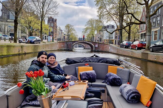 Private 90 Minute Amsterdam Canal Belt Exploration Cruise - Reguliersgracht’s Seven Bridges + the Skinny Bridge finish