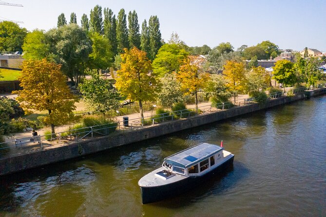 Private All-Inclusive Cruise with Captain - Onboard comfort on an electric luxury boat (even when the weather isn’t cooperating)