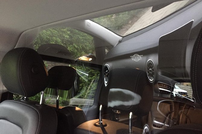 Private Amsterdam Departure Transfer to AMS Schiphol Airport - Private transfer: who it’s best for