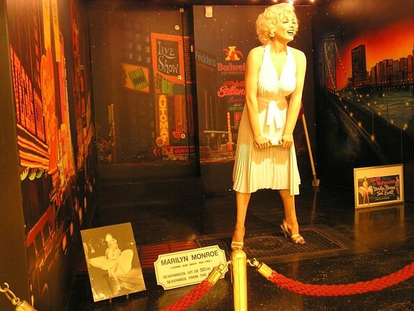 Private Amsterdam Red Light District tour including sex museum - A private walk through Amsterdam’s taboo neighborhood