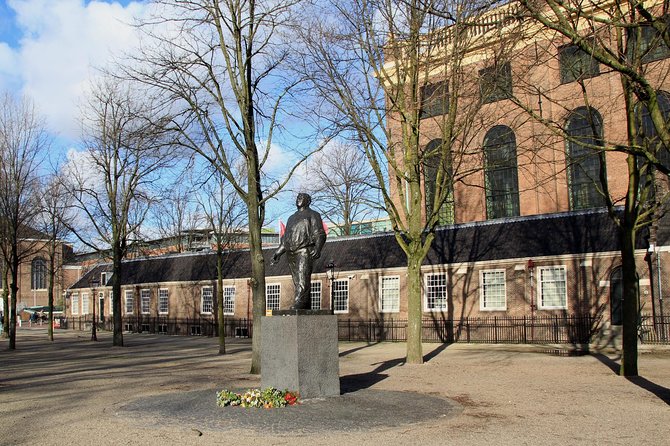 Private Amsterdam WW2 walking tour - A private WW2 walk that keeps the story in order