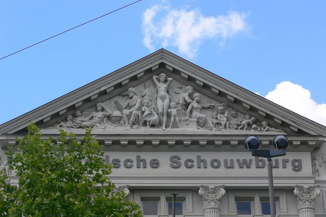Private Amsterdam WW2 walking tour - De Plantage and the Spinoza Monument: history beyond the memorials