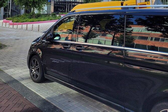 Private Arrival Transfer: Schiphol Airport Amsterdam - Vehicles, Group Size, and What You Should Double-Check