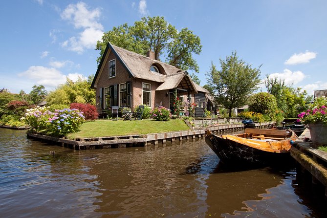 Private Day Trip from Amsterdam to Giethoorn including boat tour - From Amsterdam to Giethoorn: Why This Private Day Trip Works