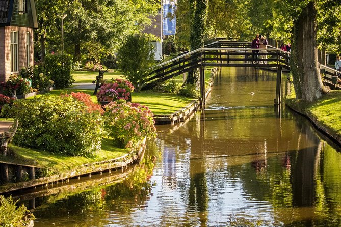 Private Day Trip from Amsterdam to Giethoorn including boat tour - The Private Walking Tour: How You Learn Giethoorn Fast