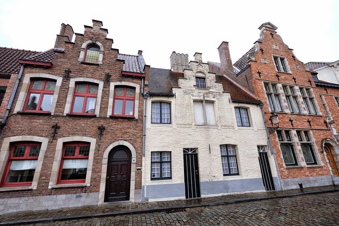 Private day trip to Bruges from Amsterdam - Door-to-door comfort: the ride that protects your day