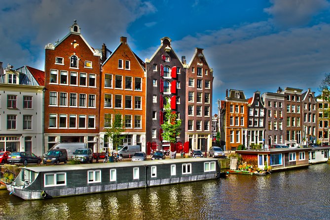 Private departure transfer from Amsterdam to Schiphol Airport (AMS) - The ride itself: comfort, mobile WiFi, and small perks that add up