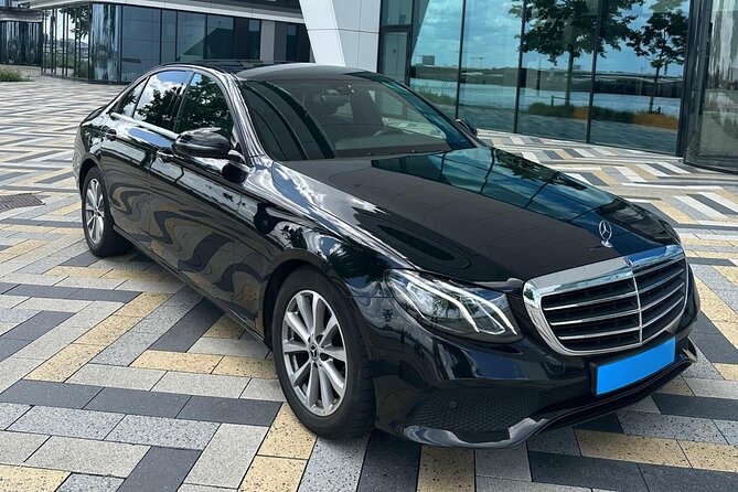 Private Departure Transfer: Schiphol Airport Amsterdam - The car and ride: what to expect on the road to AMS