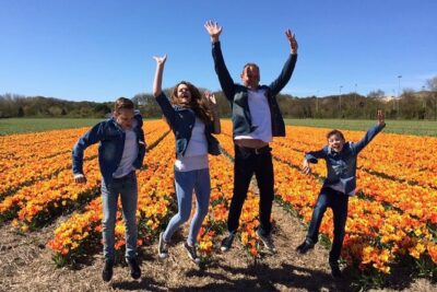 Private Guided Keukenhof Gardens and Zaanse Schans Tour - Starting in Amsterdam: pickup at 8:30 and a stress-free rhythm